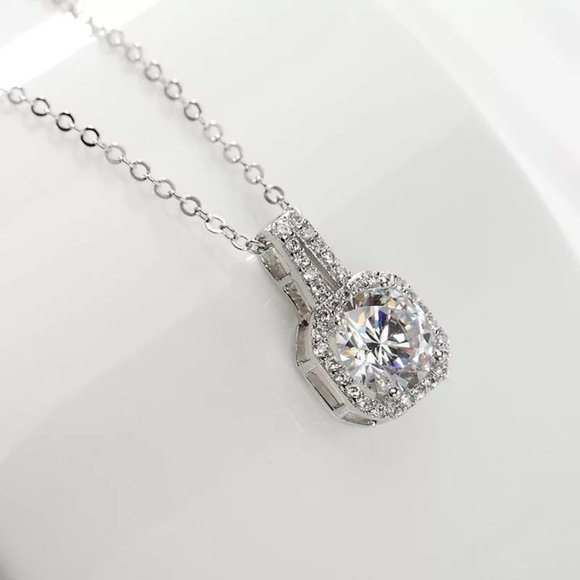 Stunning 2ct CZ S925 Drop Necklace - Picture 3 of 9